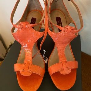 New! Coral Patent Wedges 🧡 7 for all Mankind